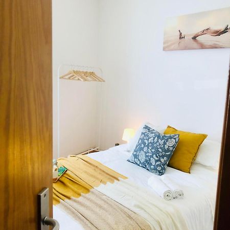 Quarto Com Vista Do Rio Tejo Hotel Lisbon Exterior photo