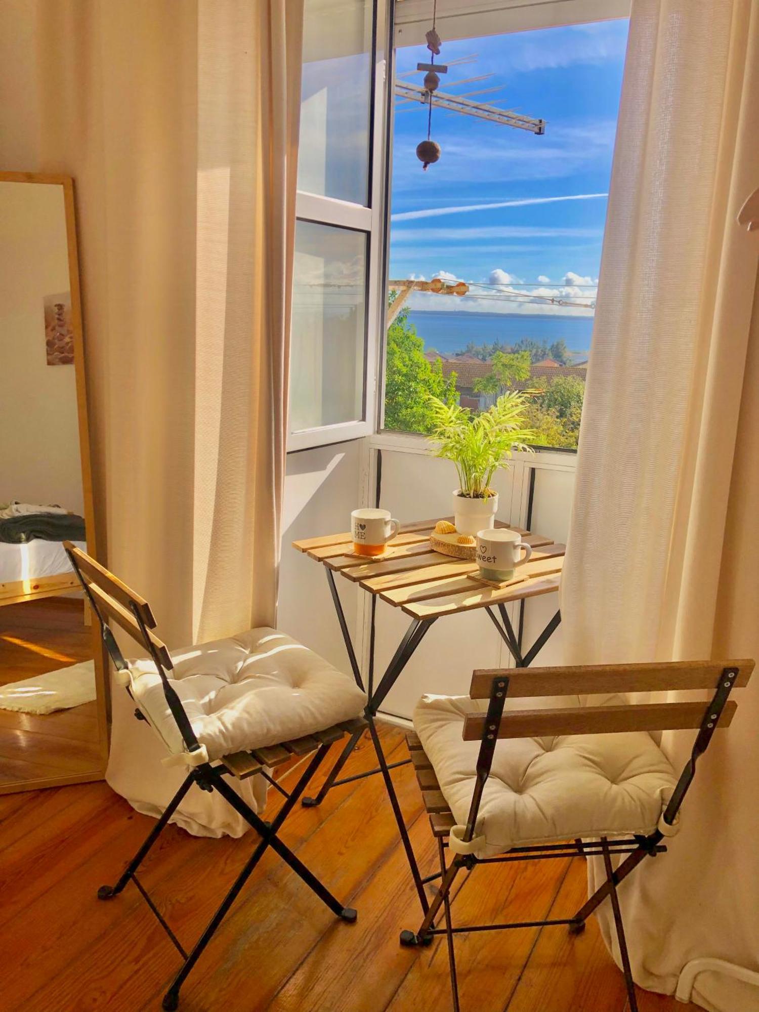 Quarto Com Vista Do Rio Tejo Hotel Lisbon Exterior photo